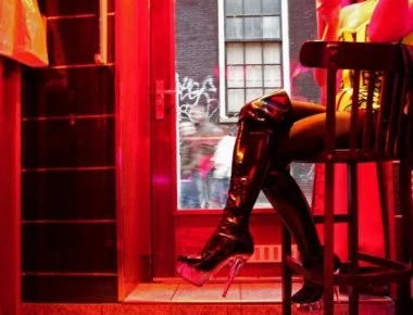 Ιερόδουλη με 13 καταδίκες σε βάρος της κυκλοφορούσε ελεύθερη!